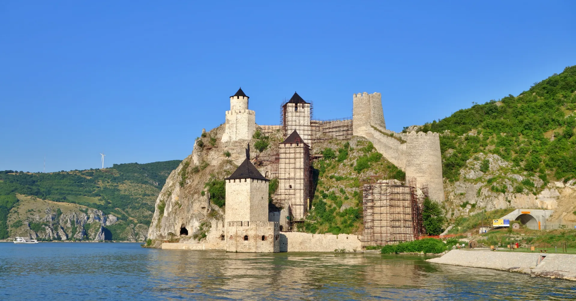 Grad Golubac, biser Donave in Džerdapa