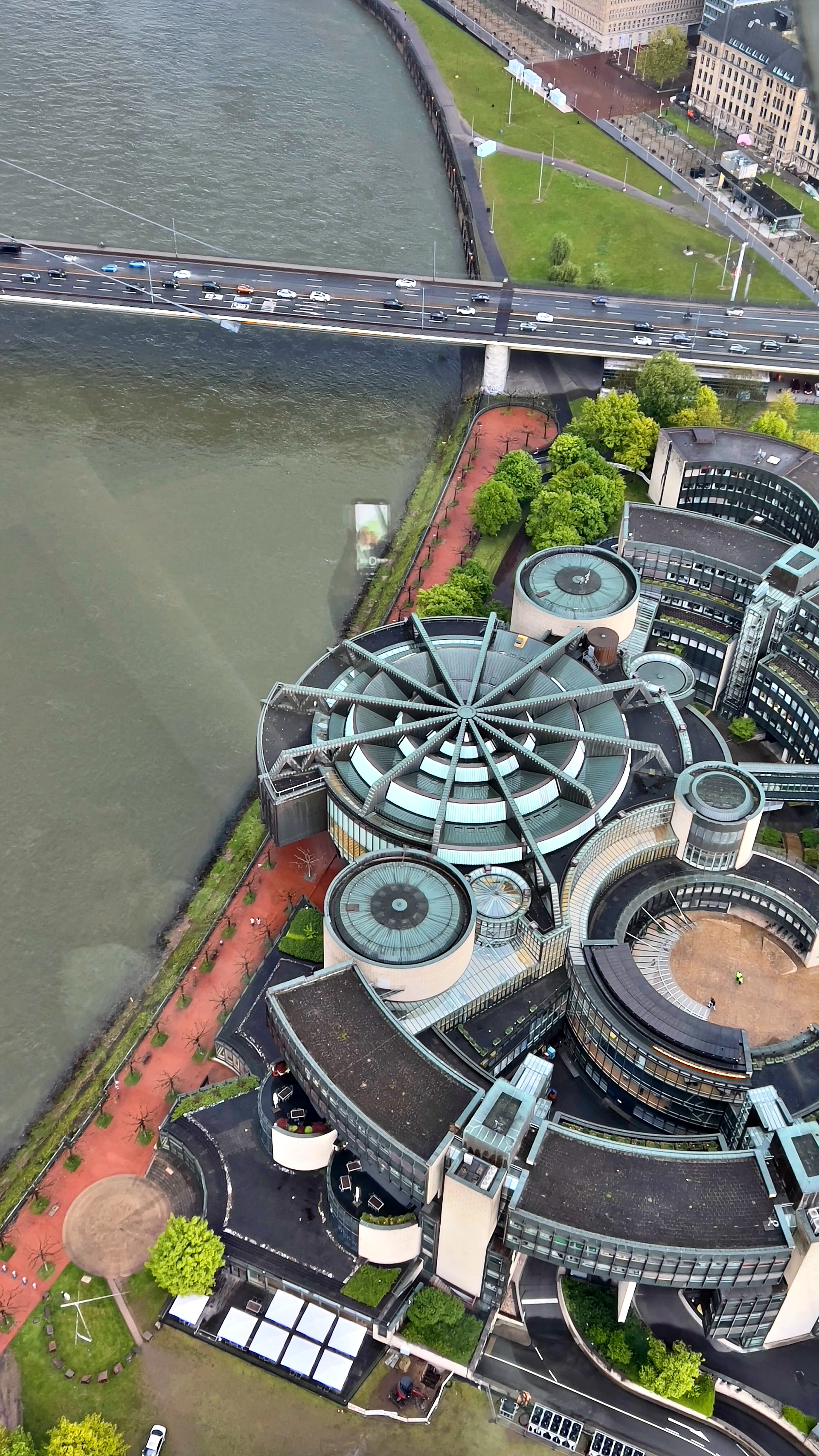 rheinturm-renski-stolp-08