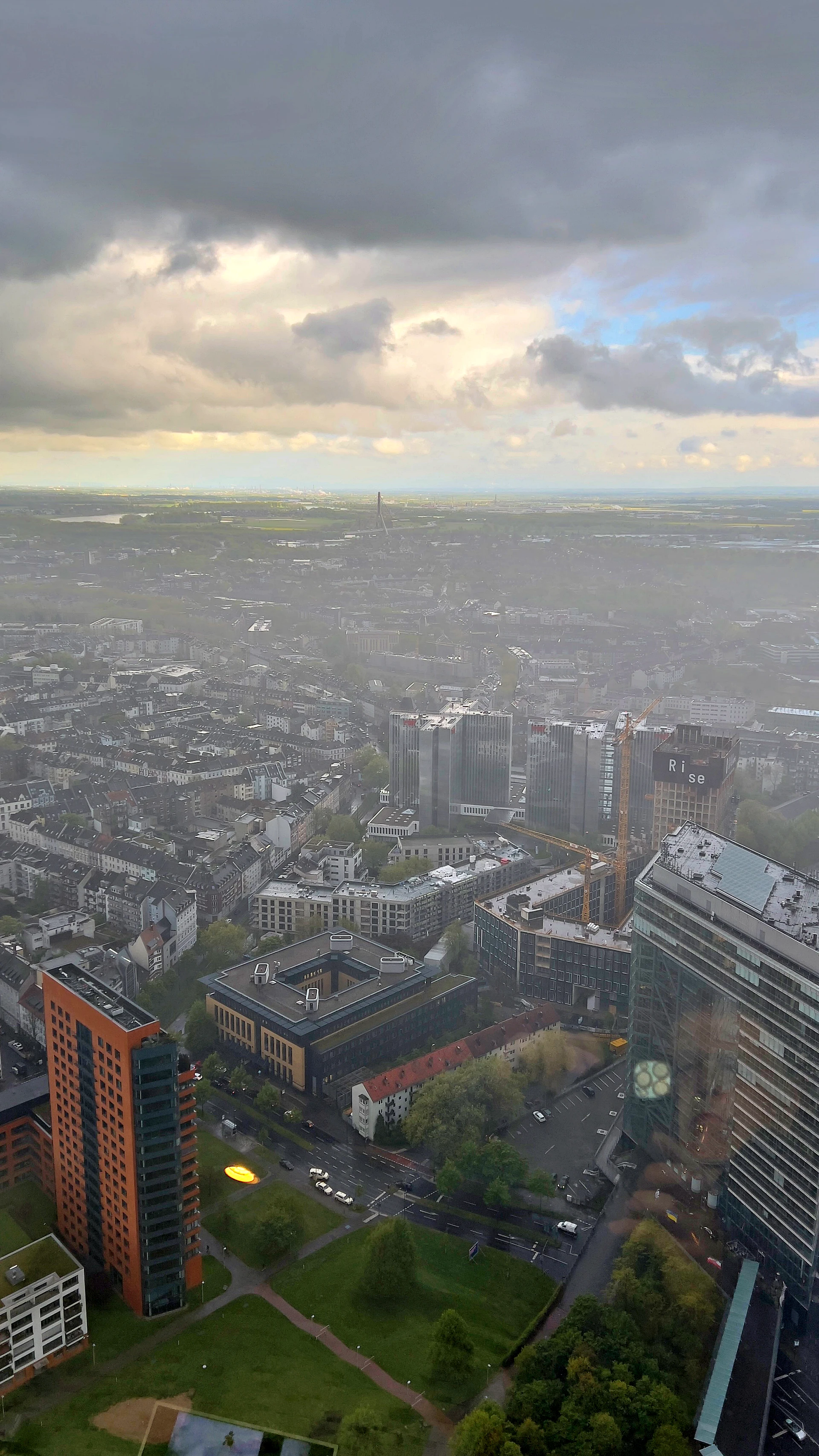 rheinturm-renski-stolp-11