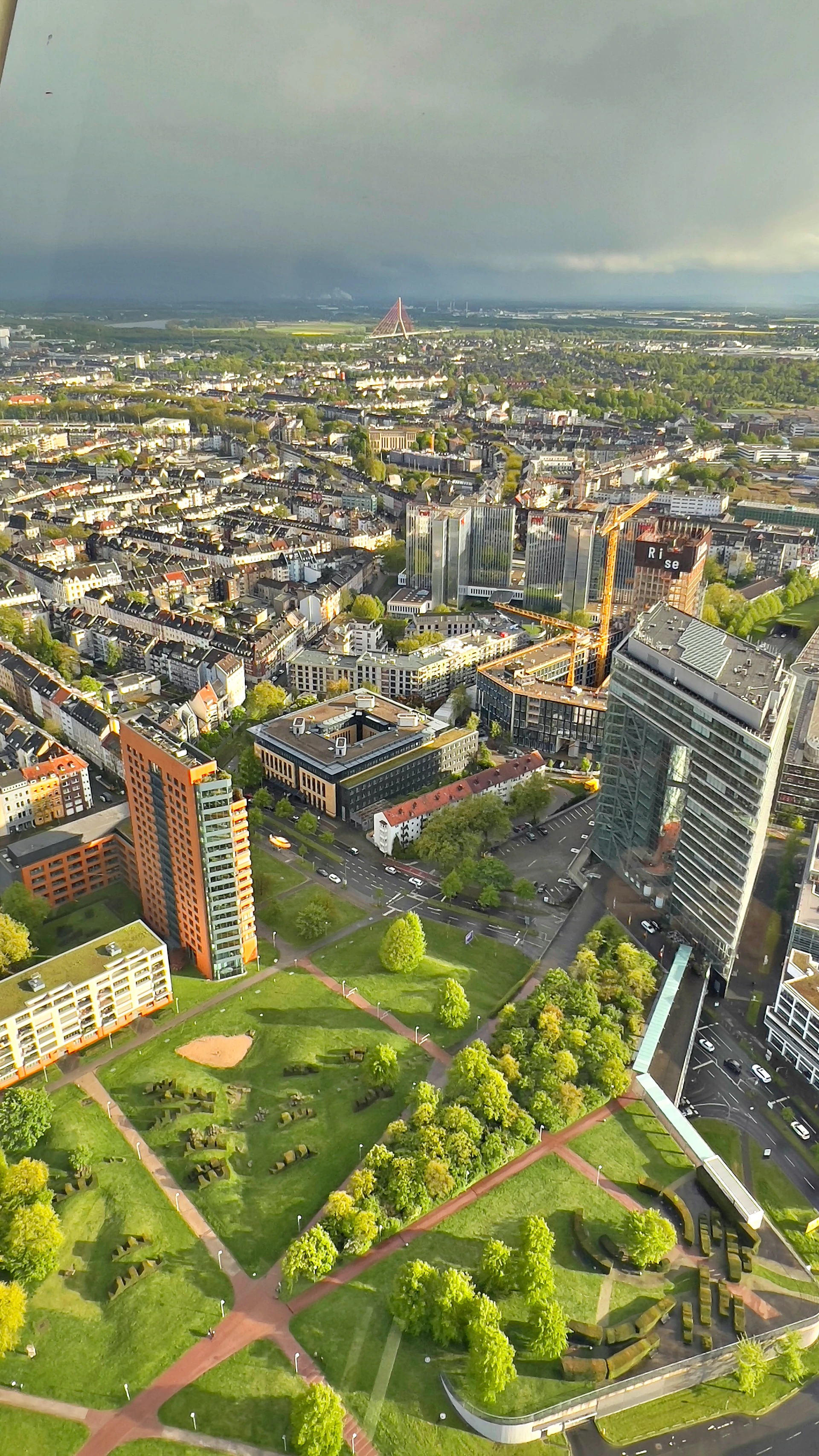 rheinturm-renski-stolp-19