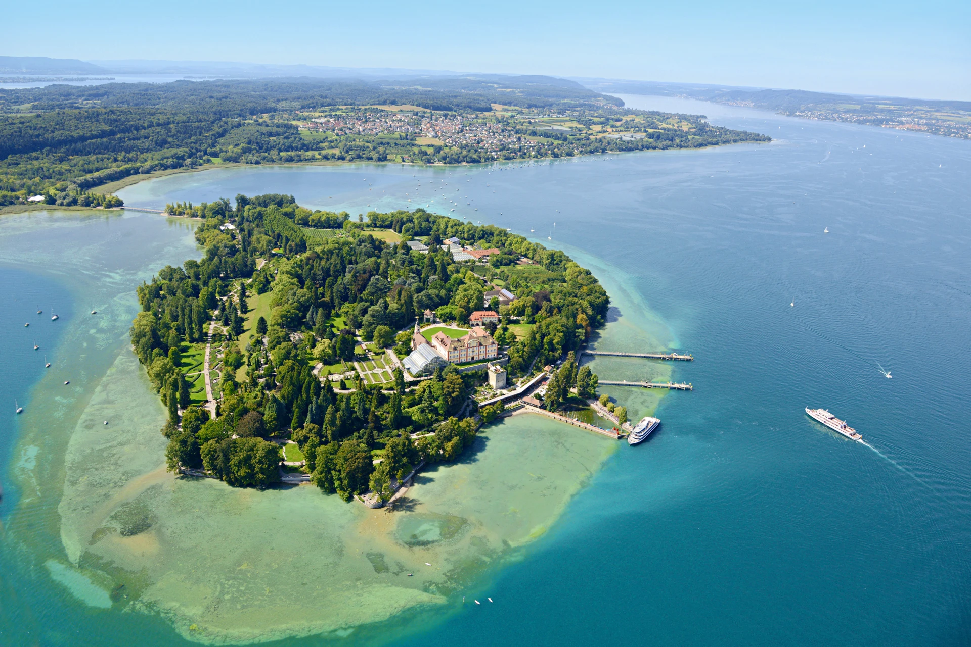 Mainau: Šepet tisočerih cvetov na gladini Bodenskega jezera Mainau: Šepet tisočerih cvetov na gladini Bodenskega jezera